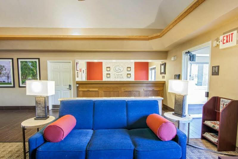 Comfort Suites Keeneland Lexington Exterior photo